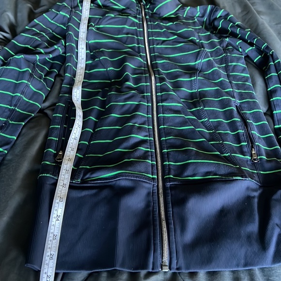 LuLu zip up - Picture 5 of 5